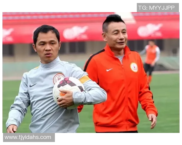 济南足球球星成长历程与辉煌贡献全景解读 济南足球球星成长历程与辉煌贡献全景解读