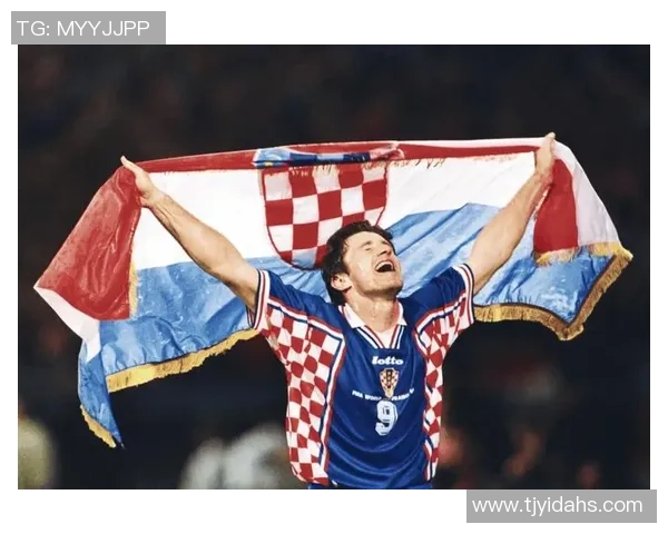 世界足坛3号球星的传奇故事与影响力解析 世界足坛3号球星的传奇故事与影响力解析